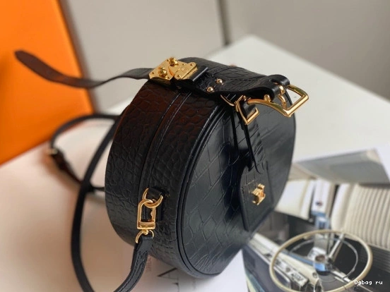 VUITTON PETITE BOITE LOUIS CHAPEAU 0810